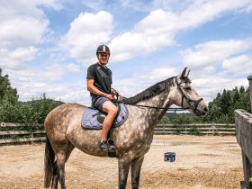 Summer break at the equestrian farm: Welcome to... Max Daubner