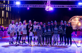 Team Kasti wins ice hockey spectacle against Team Koni