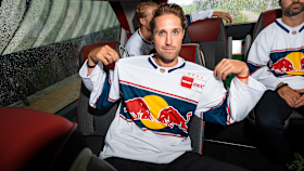 Klassisch in Weiß und neues Design: Das ist unser neues Away Jersey