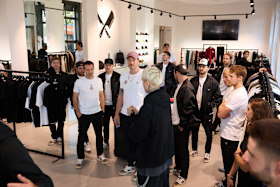 Bild Distorted People