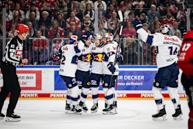 Drei Punkte zum DEL-Start: Red Bulls gewinnen bei den Haien