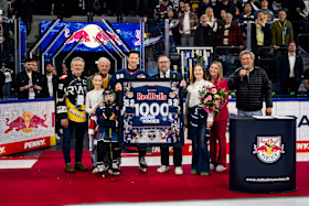 VIDEO: Wegbegleiter gratulieren Patrick Hager zu 1000 DEL-Spielen VIDEO: Wegbegleiter gratulieren Patrick Hager zu 1000 DEL-Spielen