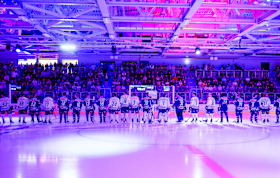 Über 1000 Fans beim Saisonauftakt: Neues Jersey, Unterschriften-Jagd und spaßiges Showtraining Über 1000 Fans beim Saisonauftakt: Neues Jersey, Unterschriften-Jagd und spaß...