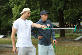 Minigolf-Duell mit Lucas Thaler Minigolf-Duell mit Lucas Thaler