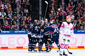 Blog zum Nachlesen: Hede und Ehliz lassen defensivstarke Red Bulls jubeln! 🤩