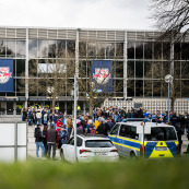 Straßensperrungen rund um das Olympia-Eisstadion am Sonntag zu Spiel 5