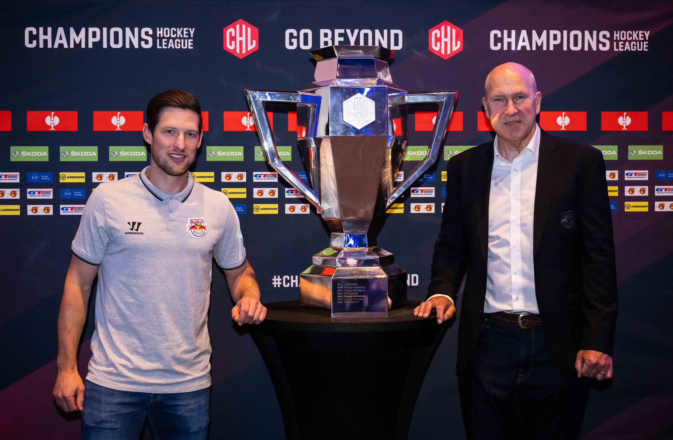 Red Bull München Jackson und Hager bei Pressekonferenz zur Champions League