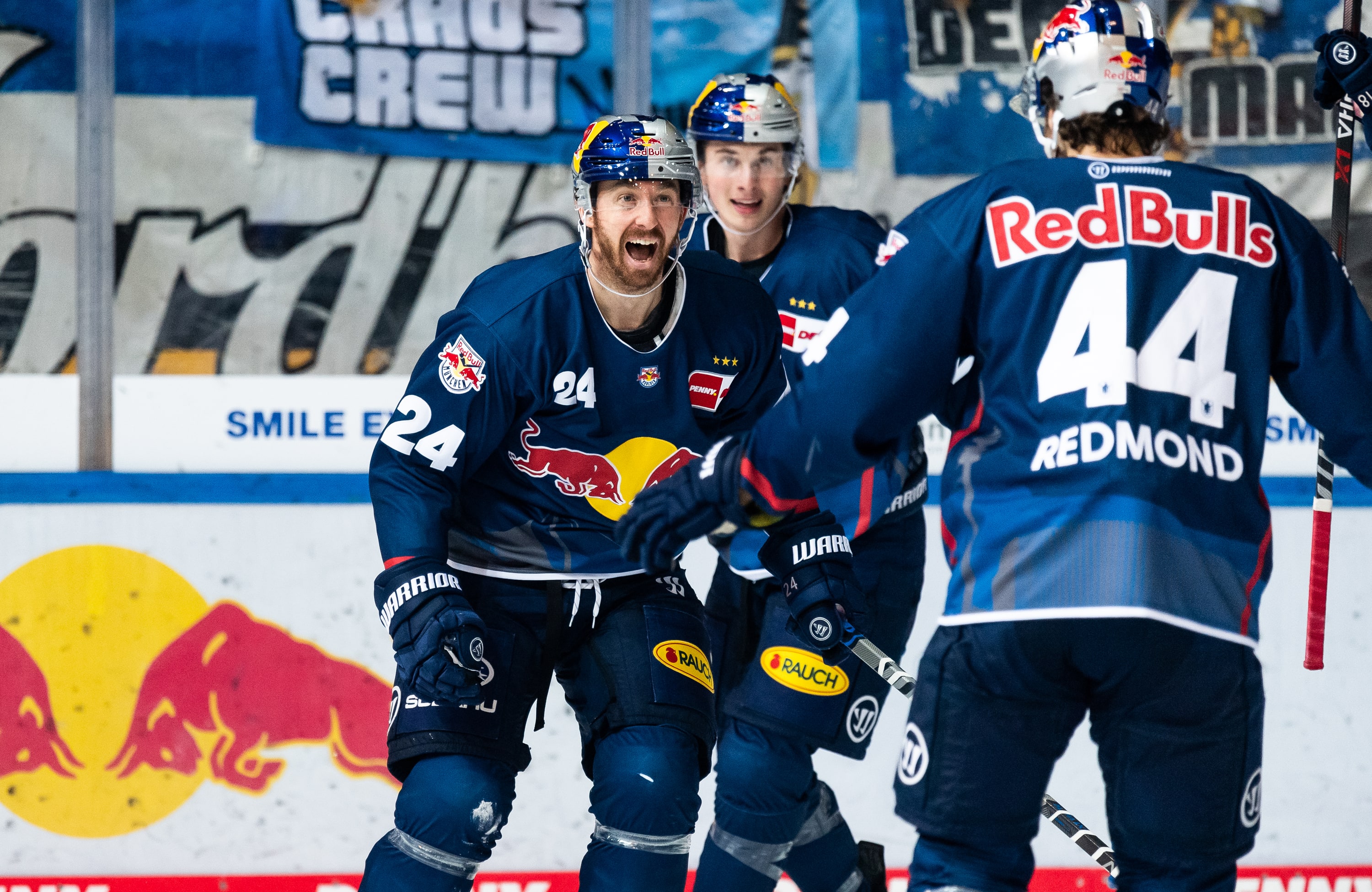 PENNY DEL EHC Red Bull München gewinnt gegen Meister Eisbären Berlin