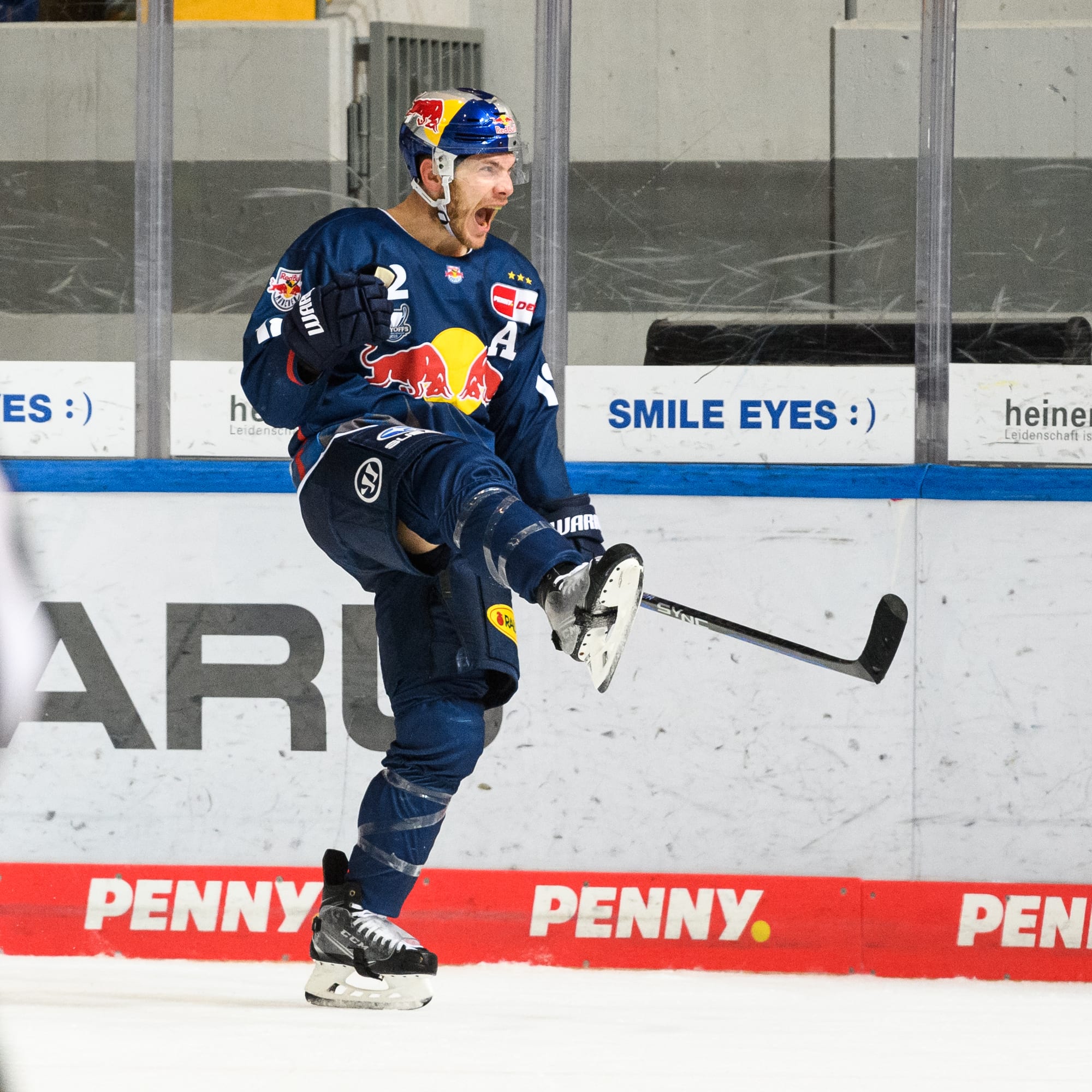 DEL: EHC Red Bull München celebrates home win against Bremerhaven